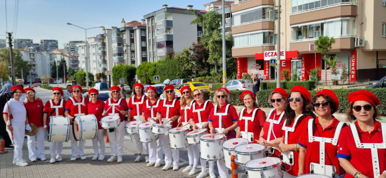 Öğrenciler Cumhuriyetin 100. yılını coşkuyla kutluyor